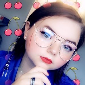 Meet your Posher, Desiree